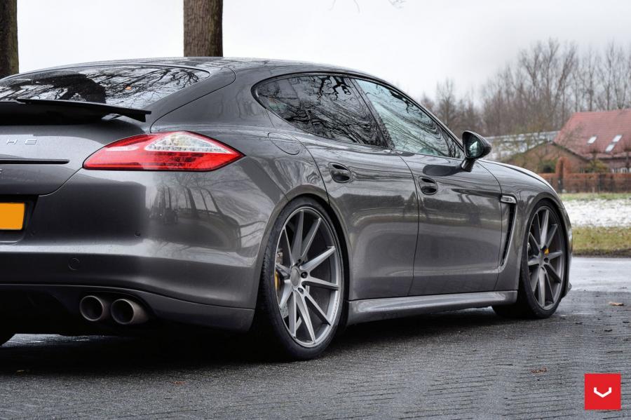  Porsche Panamera on Vossen Wheels (VFS1) 2017 года  (фото 5 из 11)